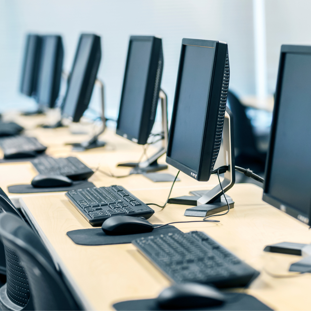 Zapraszamy do zapoznania się z naszą ofertą szkoleń komputerowych na marzec